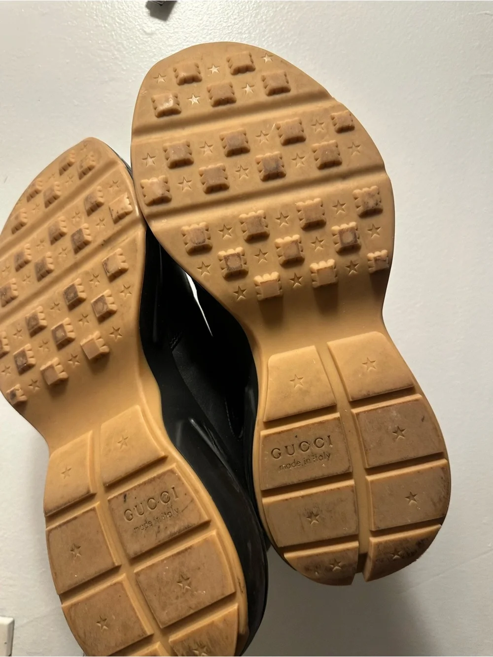 Gucci Black Leather Men's Sneaker with Rainbow Logo Accent 8.5